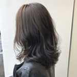 ミディアムヘアの女性