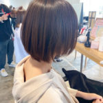サラサラボブの女性の横顔